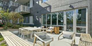 Link Apartments H Street Gallery 27