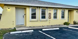 2 bedroom 1.5 bathroom First Floor Condo in Cape Coral Gallery 1