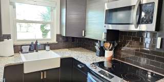 Seasonal Short-Term Venice Island Townhouse Steps from Venice Beach! Gallery 31