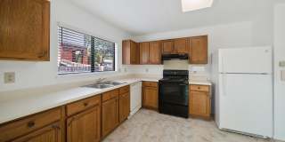 12811 HUNTING BEAR Gallery 10