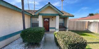 Beat the heat in North Hanford, Central air, and pool! Gallery 1