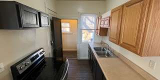 3 Bedroom, 1 Bathroom Single Family House Downtown Gallery 13