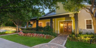 Artisan Square Gallery 6