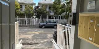 953 SW 10th St Gallery 12