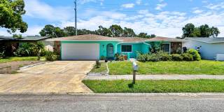Beautiful Largo Rental Featuring Florida Room, Patios & Large Yard! 2bed|2bath Beautiful Largo Rental Featuring Florida Room, Patios & Large Yard! 2bed|2bath Gallery 1