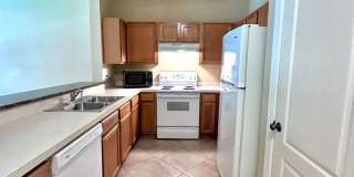 50% OFF 1ST MONTH RENT -----  3B/2.5B Townhome located in Twin Lakes Neighborhood! Gallery 8