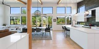Fully Furnished 4-Bedroom Tetherow Home | Hot Tub + Home Services Included Gallery 21