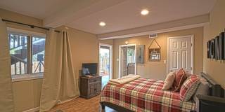 Beautifully Renovated Craftsman with Private Yard & Guest Suite in Prime Bankers Hill Gallery 25