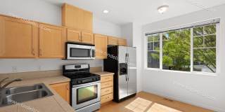 2ND MONTH FREE! Charming Townhome w/ Fireplace, Balcony & More Near Progress Ridge! Gallery 9