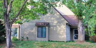 Contemporary duplex with first floor primary Gallery 1