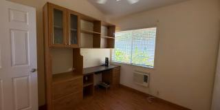 3br/2ba House with Garage, Enclosed Yard & Solar Panels! Pets Negotiable! Gallery 14