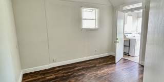 2423 Saint Ann Street Gallery 9