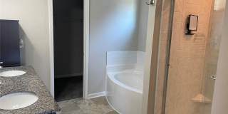 2909 Old Field Road Gallery 21