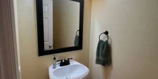 2BD 2BA Condo in Beautiful Downtown Lynden! Gallery 1