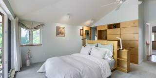 Charming Downtown Oasis | Steps to Pearl Street Gallery 3