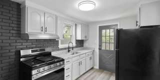 Charming 2 bedroom home in Versailles available August 1! Gallery 1