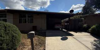 Charming 3 bedroom, 2 bathroom duplex in West Davis. Gallery 1