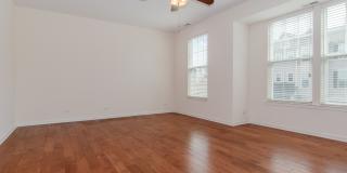 216 N Commerce Street Gallery 7