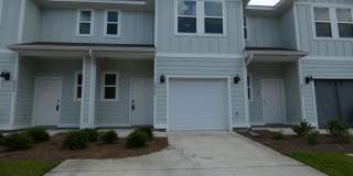 3-Bedroom Townhome - Admiral's Quarters Gallery 1