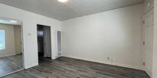 Quaint Studio, Freshly Painted, with modern fixtures, with front and back entrance, Gallery 3