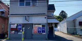 131 S Blakely Street Gallery 13