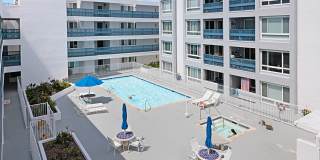 910 N Pacific St Gallery 25