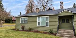 Charming South Hill Duplex with Hardwood Floors & Bonus Living Space Charming South Hill Duplex with Hardwood Floors & Bonus Living Space Gallery 1