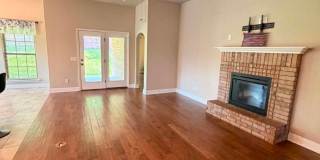 Beautiful 3 Bed / 2 Bath Home in Webb City – 1104 Lakeview Drive Gallery 4