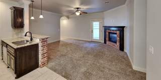 3 Bedroom 2.5 Bath Home with Bonus Room and Storm Shelter Gallery 6