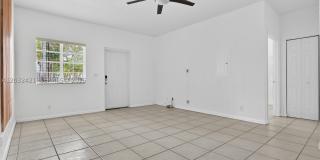 4902 Washington St Gallery 4