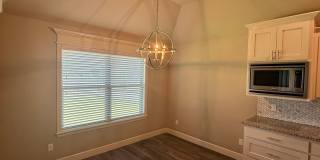 Fantastic 3 Bed 2 Bath with 3 Car Garage Gallery 9