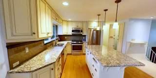 Beautiful Home with 4 Bedrooms and 2 Bathrooms Available in September! Gallery 3