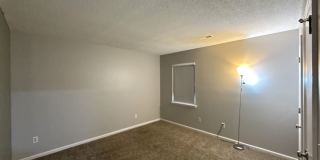 2 Bedroom Home Near University! Gallery 11