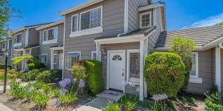 Beautiful 2-Bedroom Townhome in Simi Valley! Gallery 1