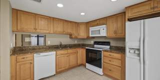 402 Lakewood Court Gallery 36