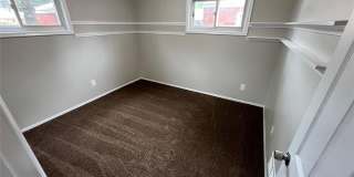 4696 Roosevelt Boulevard Gallery 21