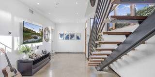 661 Broadway Street Gallery 3