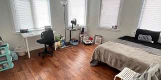 1441 BROWN Street Gallery 9