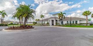 Modern 3BR/2.5BA Townhome with Pool Access & Deposit-Free Living! Gallery 30