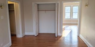 908 Reba Place Gallery 6