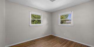 121 Osborne Ave Gallery 17
