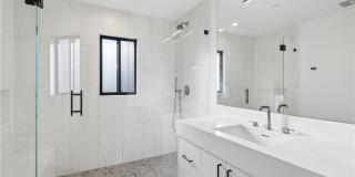 405 Serra Drive Gallery 21