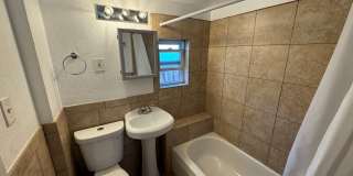 Charming 2 bedroom House Gallery 14