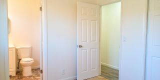 Recently Remodeled 3bd Single Story House Accepting Pets! Gallery 8