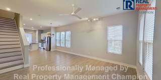 Bright & Open End Unit Townhome Bright & Open End Unit Townhome Gallery 17