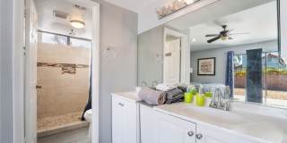 7076 Gunslinger Street Gallery 21