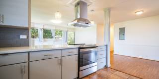 Rarely Available 3BA/2BA/3-4 Pkg SF in Aiea Heights Gallery 15