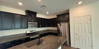 Stunning 3 bedroom, 3 bathroom home located in Visalia, CA. Gallery 7