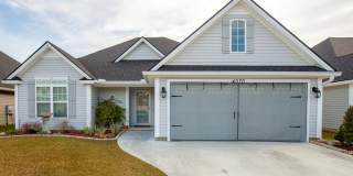 Beautiful 3-Bedroom Home with Modern Finishes and Outdoor Living in Nelson Hill NEAR the pond Gallery 1