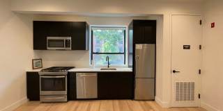 527 Monroe Street Gallery 3